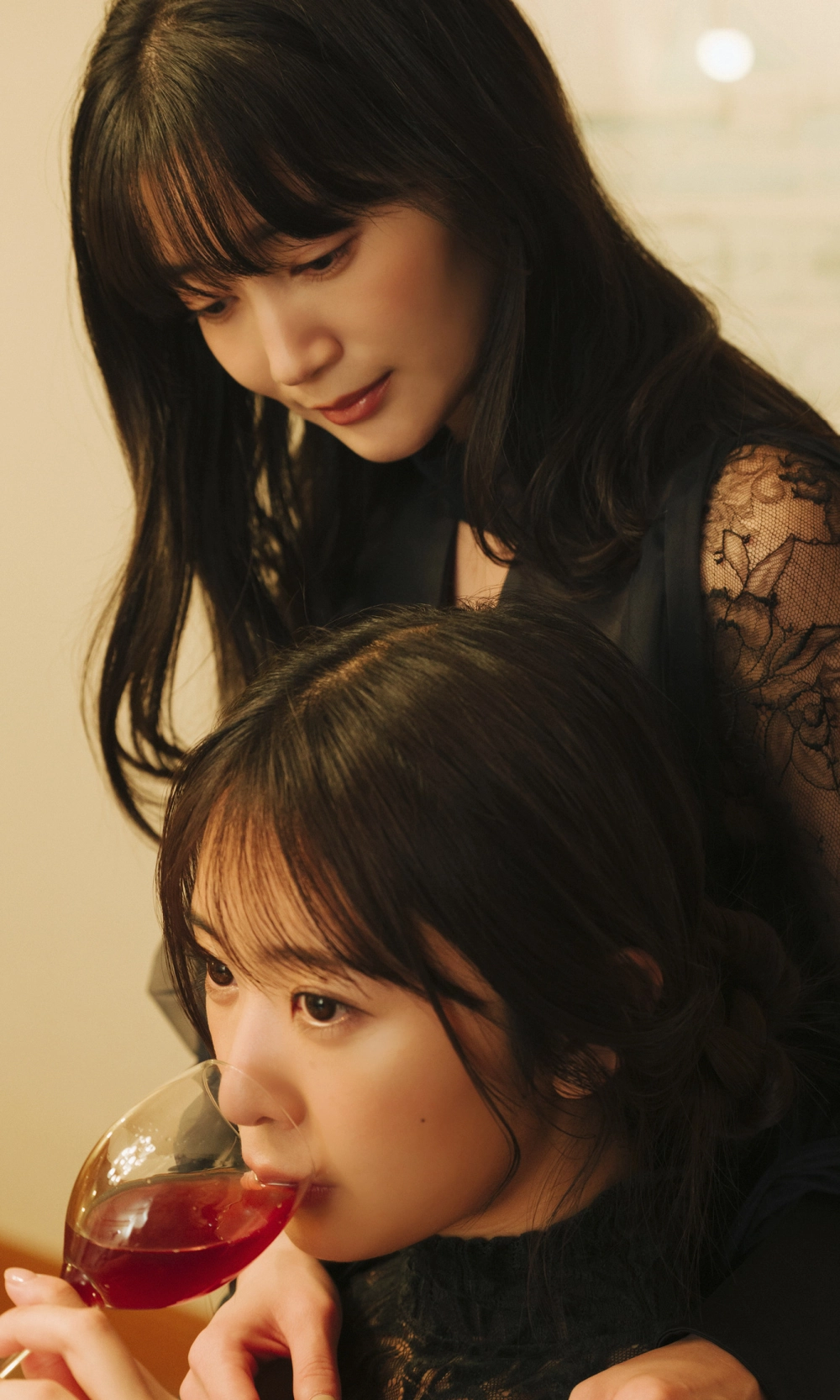 Sức hấp dẫn khó cưỡng từ Kaoru Mashima khiến fan bấn loạn