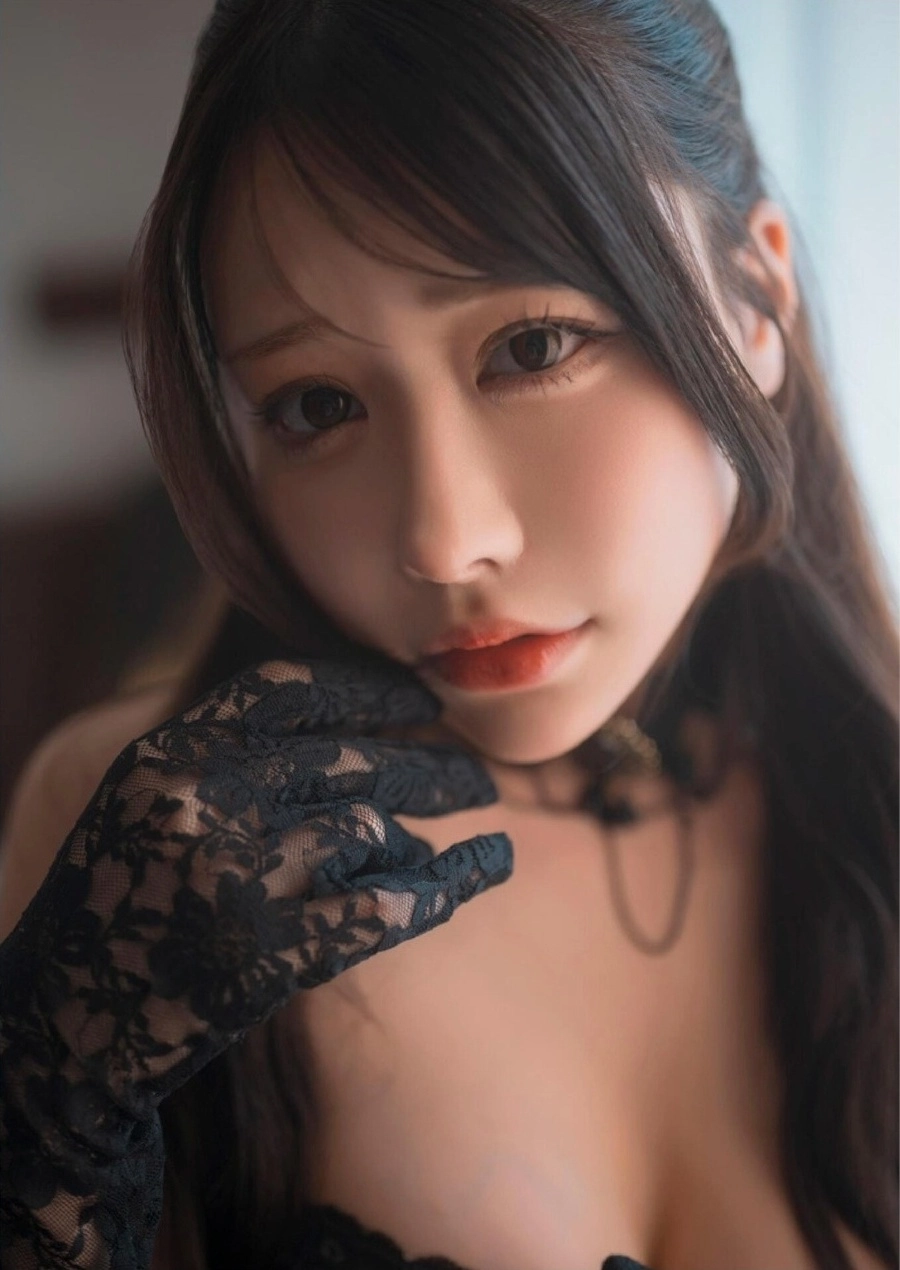 Vẻ đẹp nóng bỏng của Mai Shirata khiến tim người xem loạn nhịp