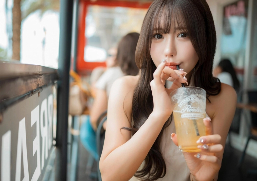 Nét đẹp quyến rũ và ánh nhìn táo bạo khiến Mai Shirata thật nổi bật