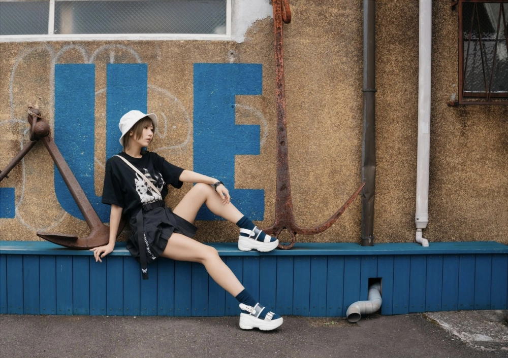 Thần thái tự tin và sexy giúp Mei Dong Miao nổi bật giữa đám đông