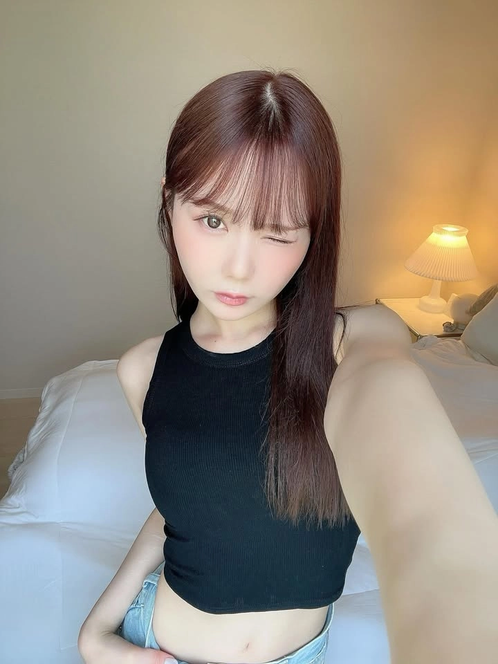 Miru Sakamichi sexy đầy mê hoặc với ánh nhìn quyến rũ