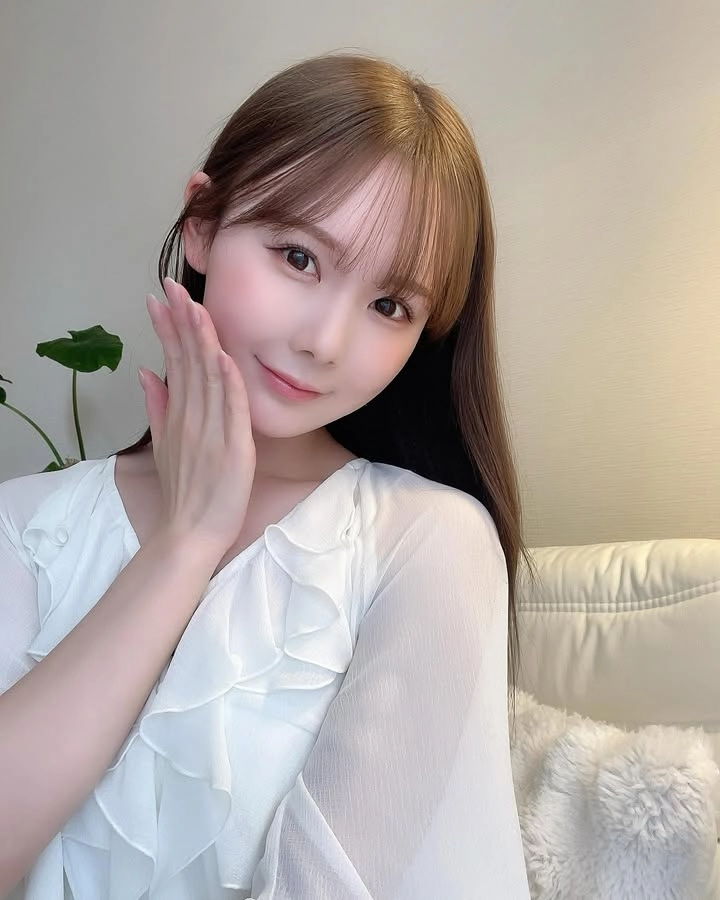 Sức hút rực lửa của Miru Sakamichi khiến tim loạn nhịp