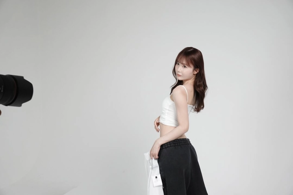 Sức nóng từ Miru Sakamichi khiến mọi ánh mắt dõi theo