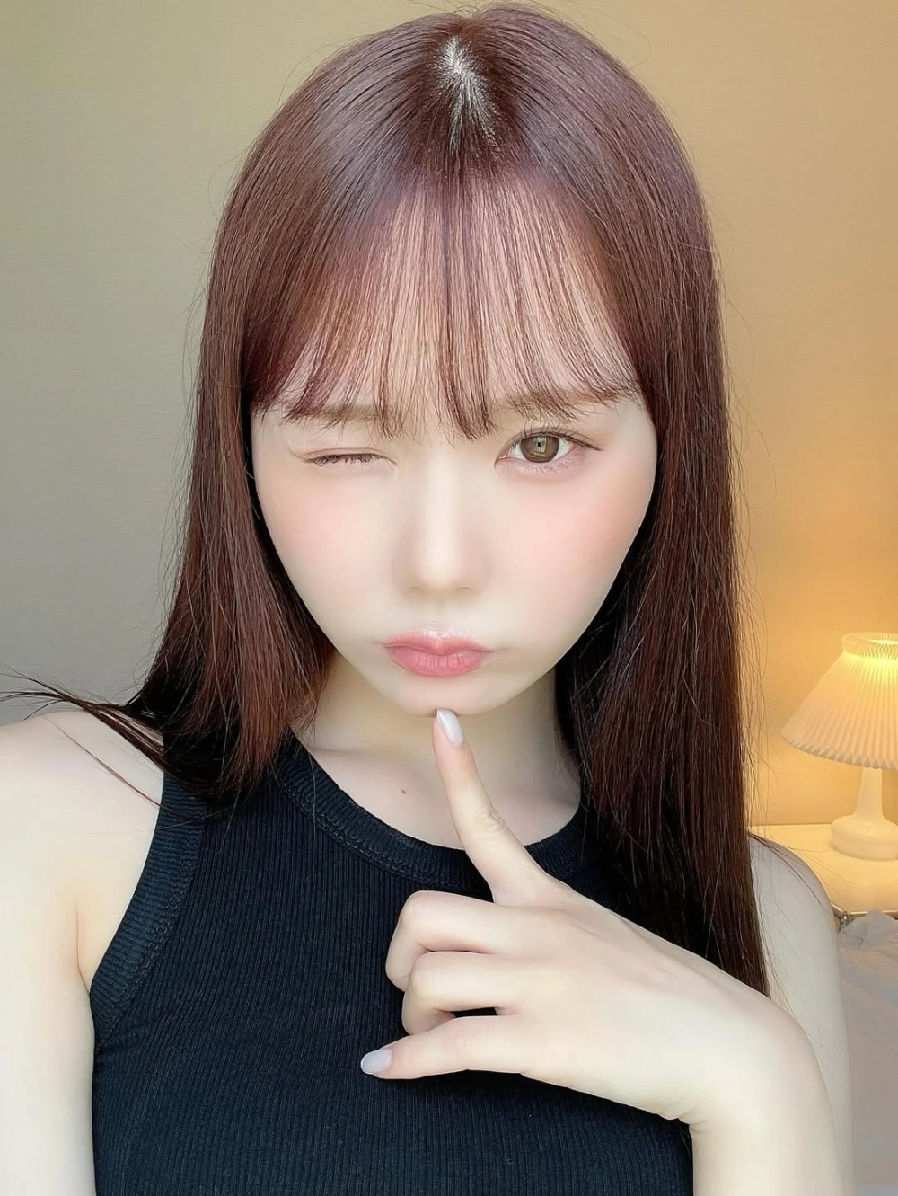 Miru Sakamichi gợi cảm rực lửa trong từng khung hình