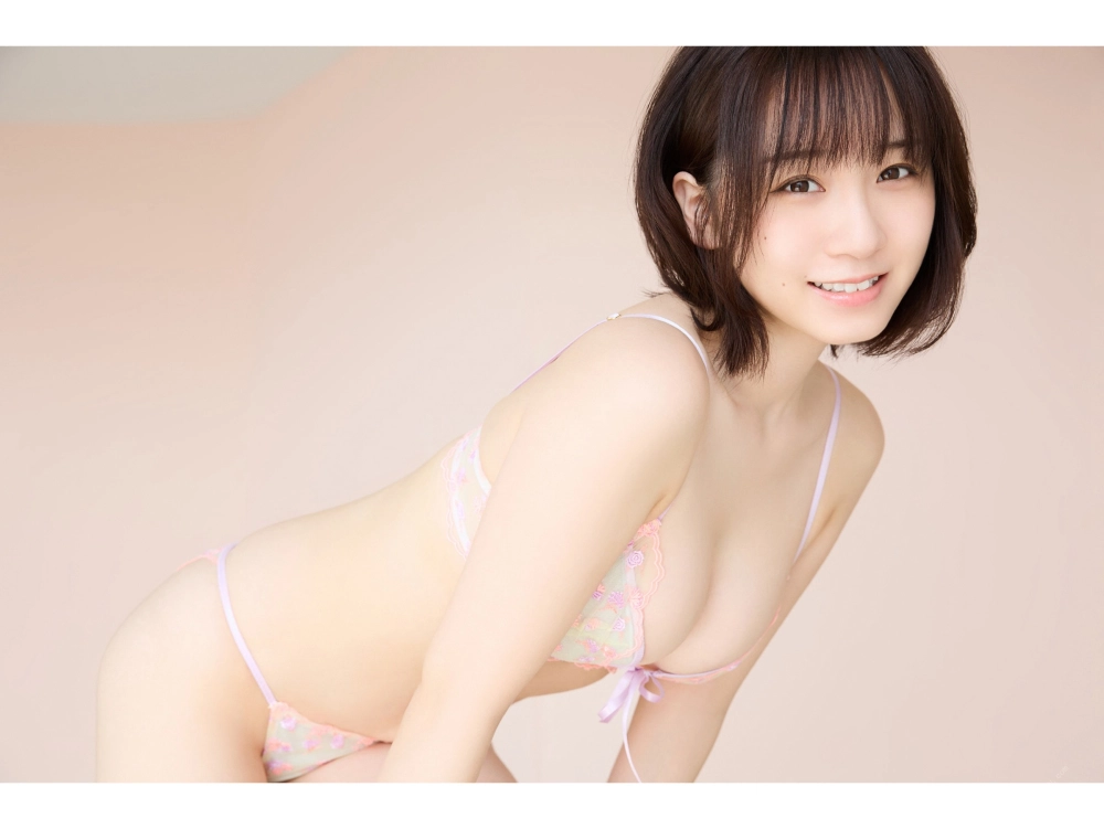 Moe Iori khiến mọi trái tim rung động vì quá cuốn hút