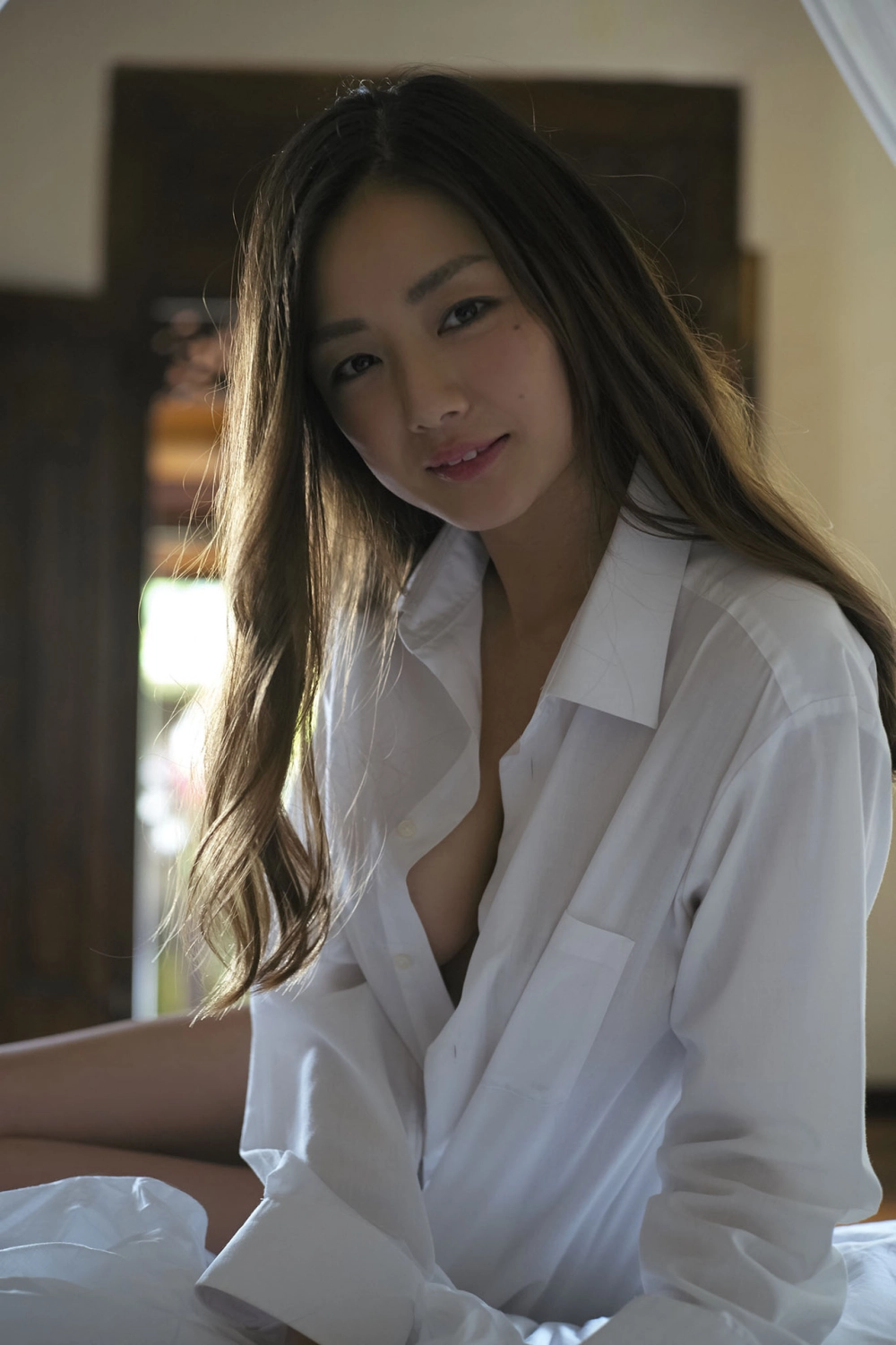 Vẻ đẹp nóng bỏng của Moemi Katayama khiến khung hình như bùng cháy