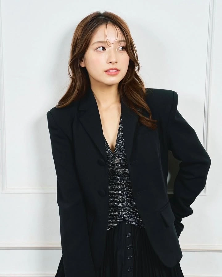 Nana Owada chiều cao và vóc dáng cân đối của nữ hoàng gravure