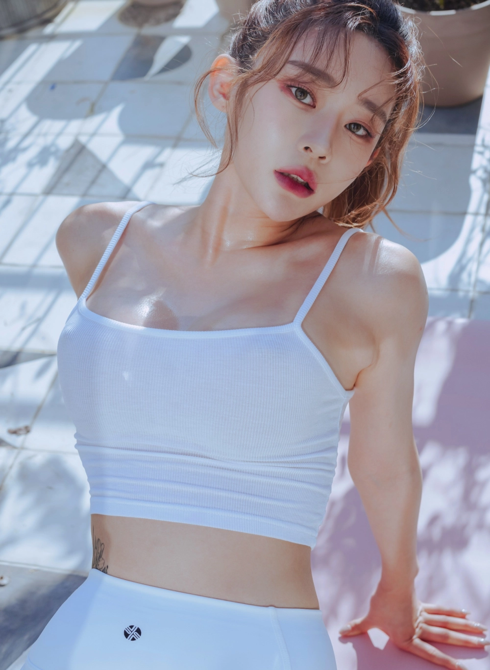 Ánh mắt sexy của Rahee khiến fan phải xao xuyến