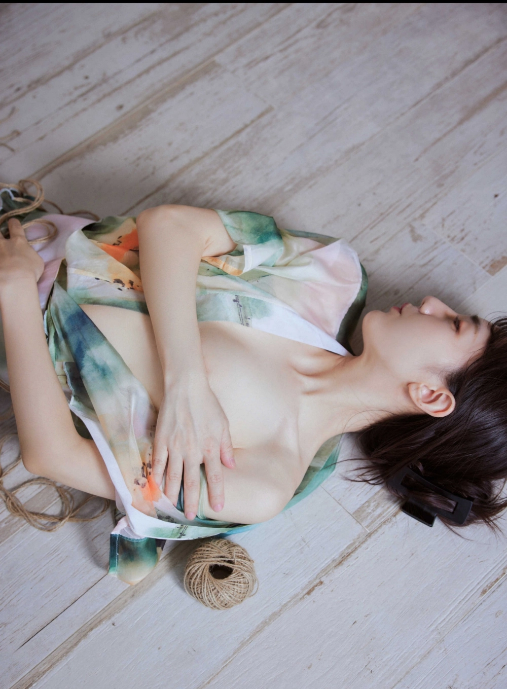 Ray sexy cuốn hút với ánh nhìn đầy mê say