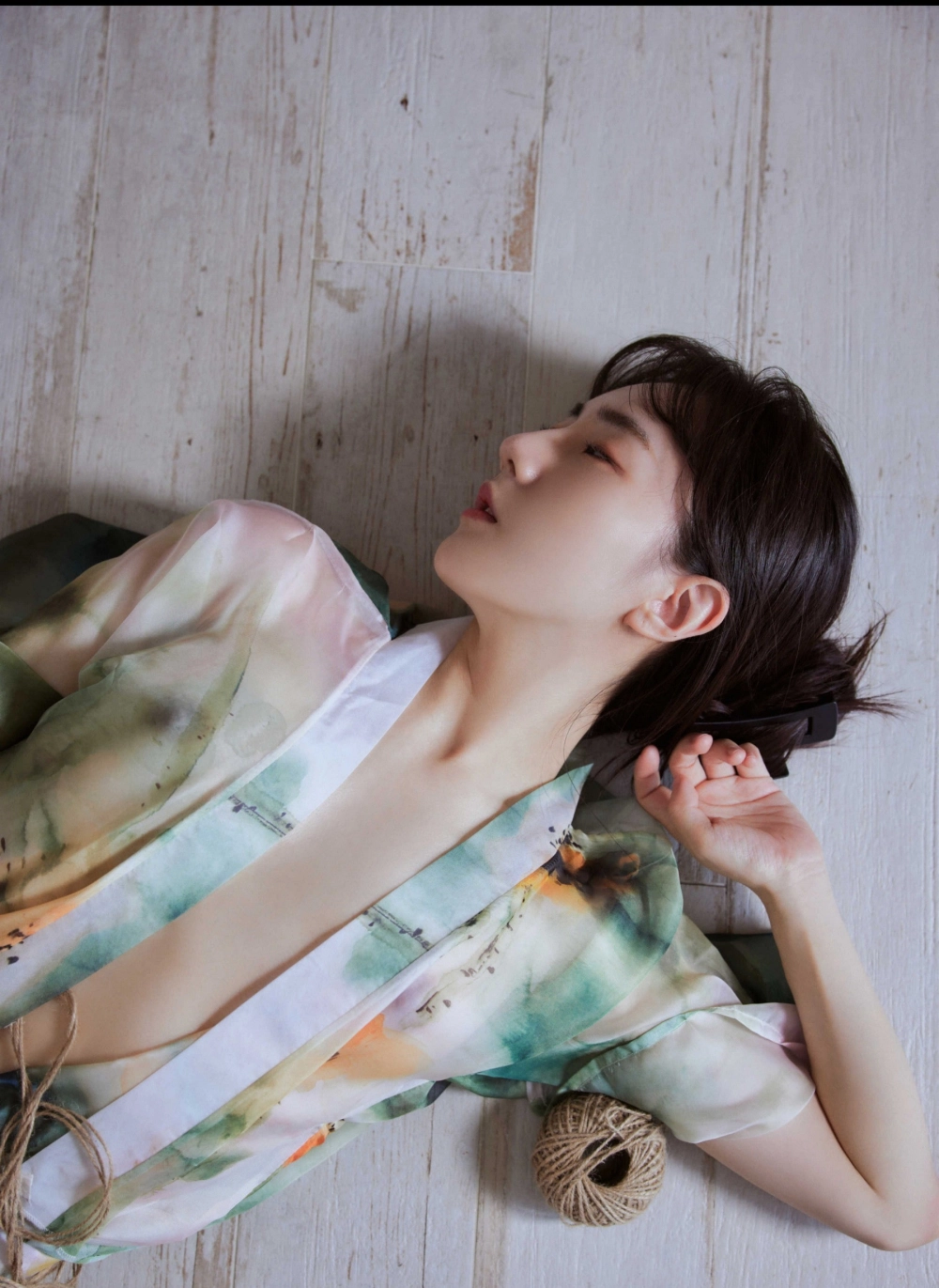 Ray quyến rũ từng đường cong nóng bỏng khó cưỡng