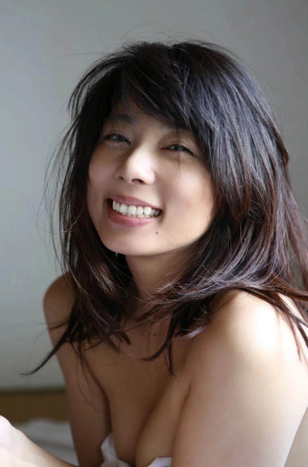 Sato Yume quyến rũ với ánh mắt cuốn hút khó cưỡng