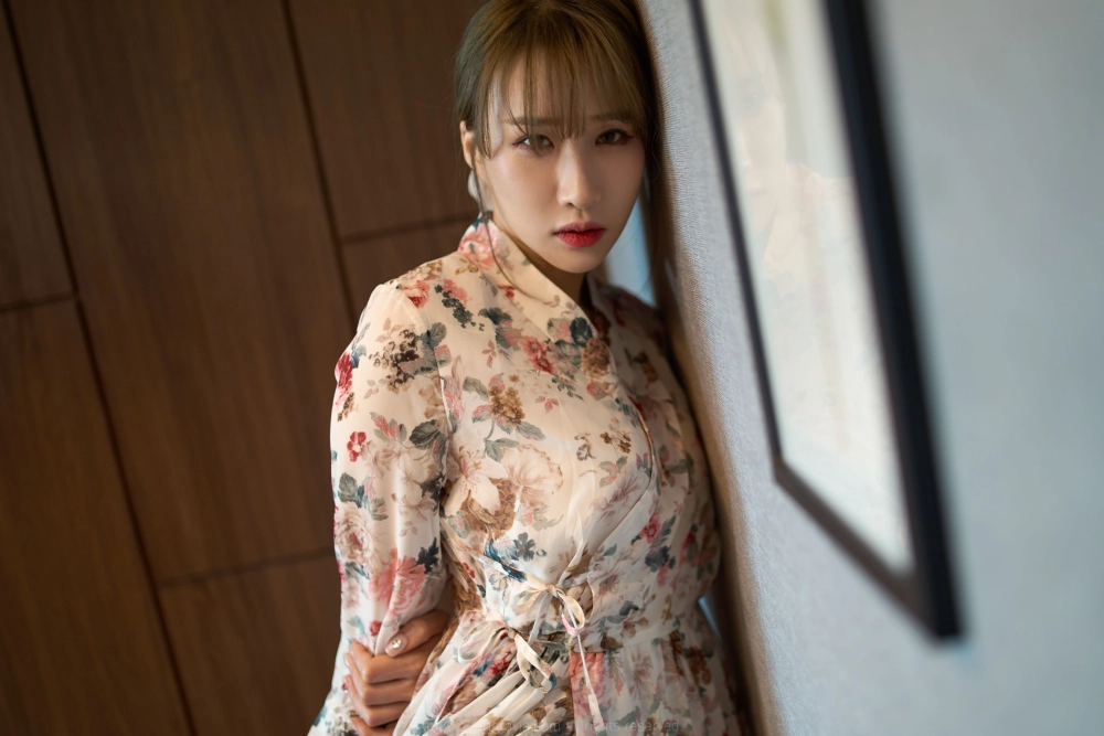 SeA nóng bỏng trong từng ánh mắt và cử chỉ tinh tế