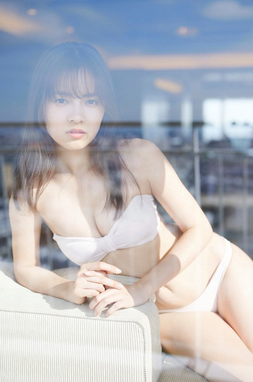 Shinjo Yuya nóng bỏng trong từng ánh mắt và cử chỉ mê hoặc