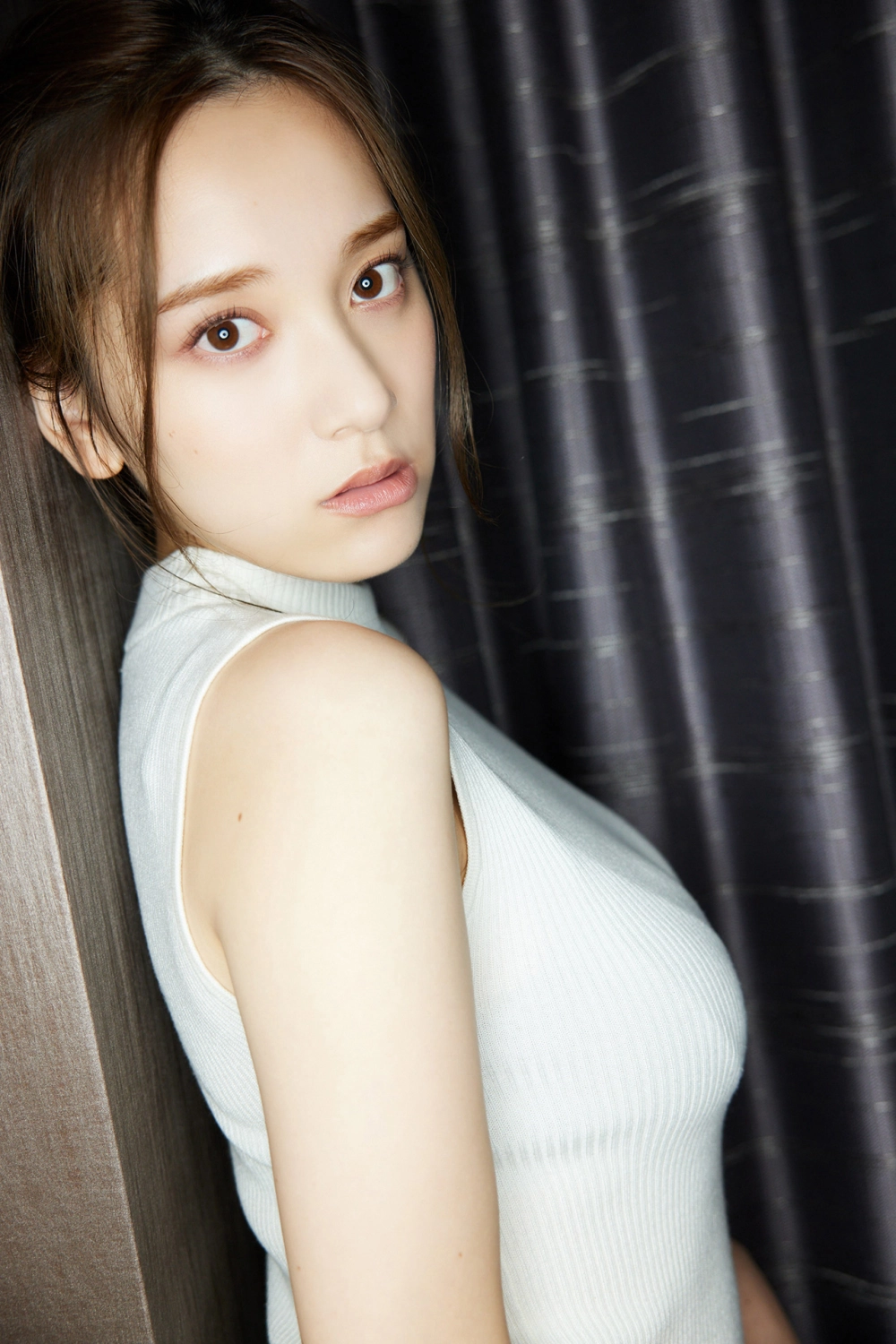 Tomaru Sayaka khoe dáng quyến rũ trong từng khoảnh khắc