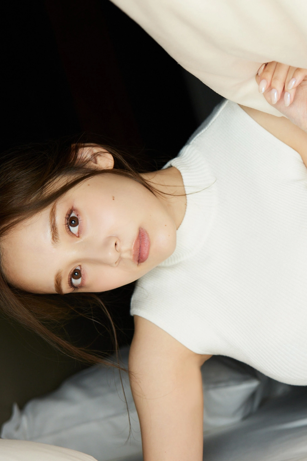 Tomaru Sayaka quyến rũ từng đường cong đầy gợi cảm