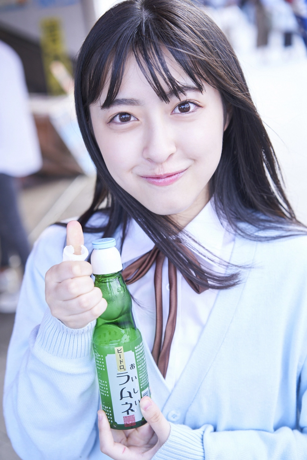 Mỗi ánh nhìn của Tsukune Takeuchi đều mang sức hút gợi cảm mãnh liệt