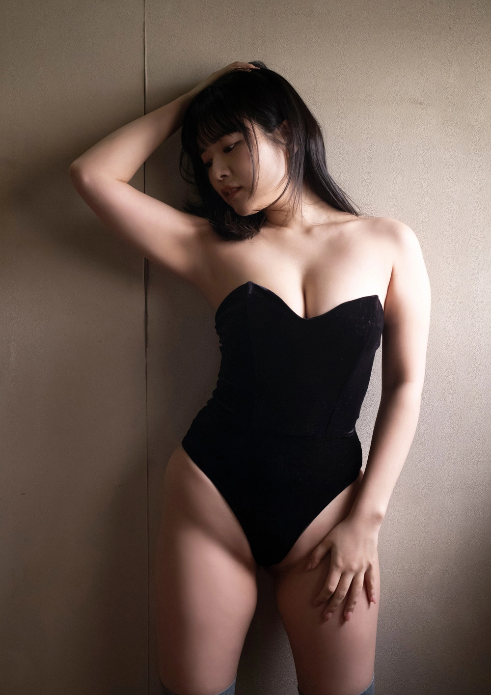 Vẻ gợi cảm của Umi Shinonome khiến fan loạn nhịp say mê.