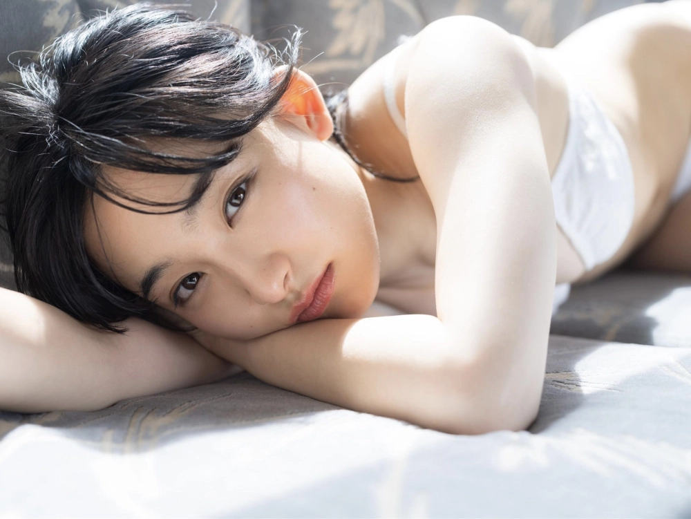 Yu Saotome thu hút mọi ánh nhìn với vẻ đẹp sexy rực lửa