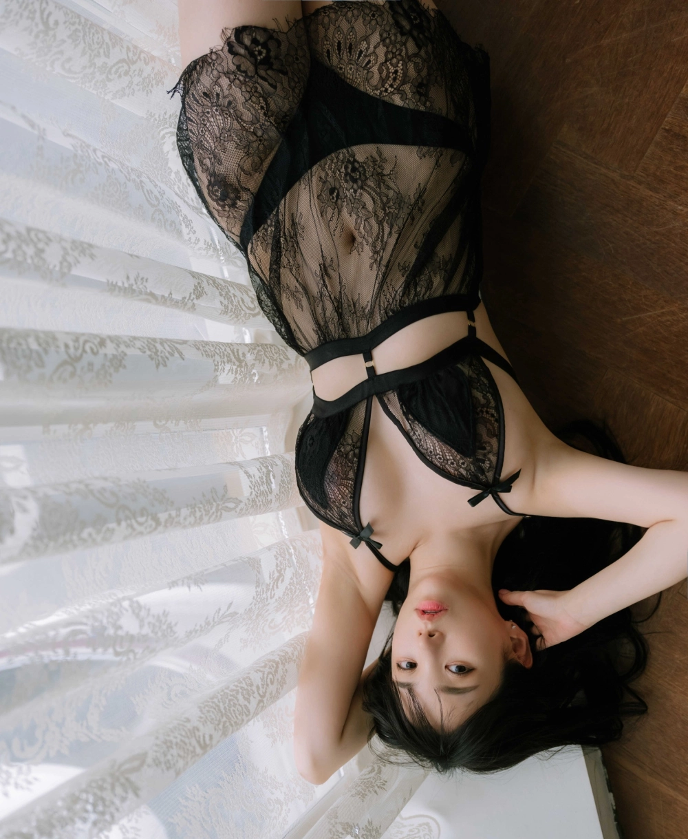 YURI thu hút mọi ánh nhìn với vẻ đẹp sexy rực lửa